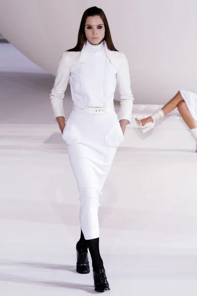 Look 3